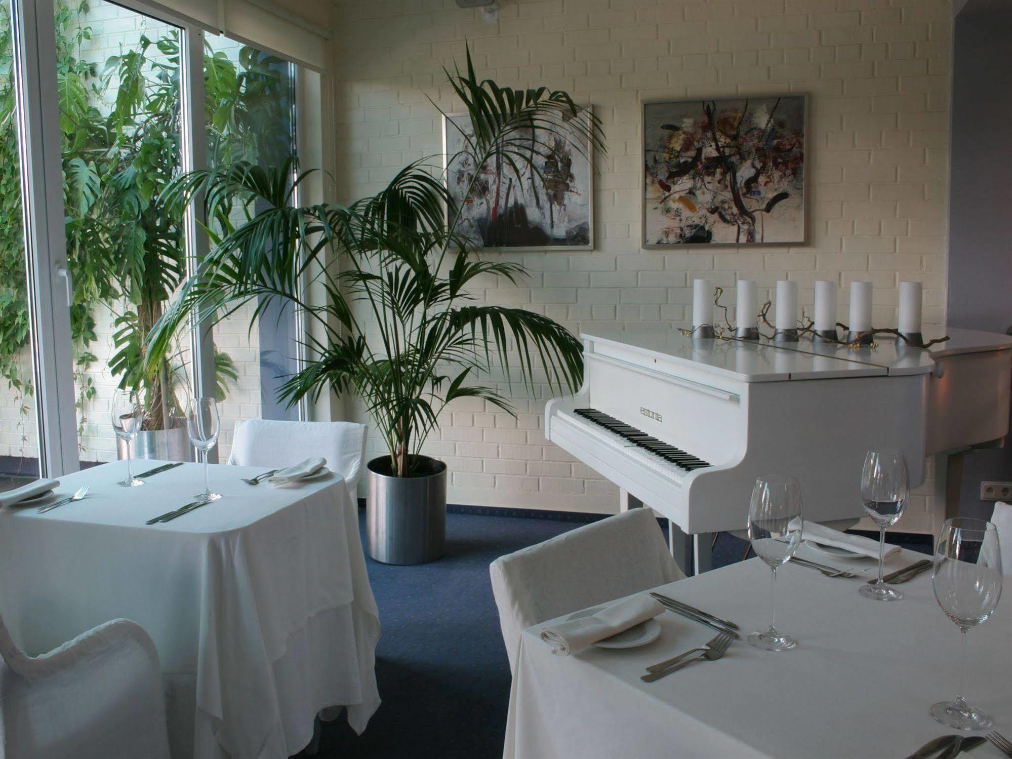 Hótel Karolina Park 3*