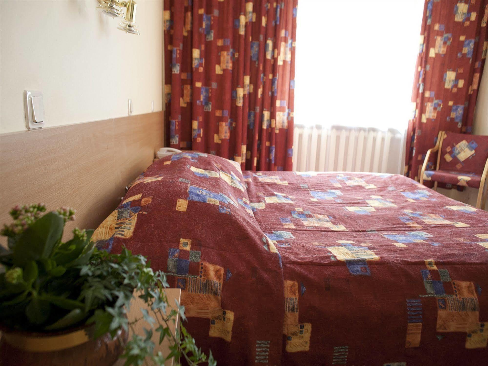 Karolina Park Hótel 3*