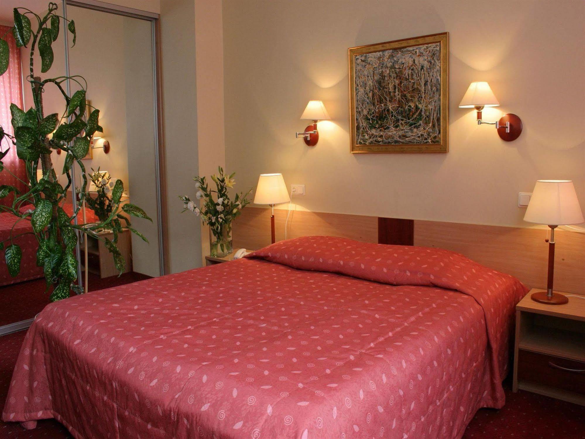 Karolina Park Hotel 3*