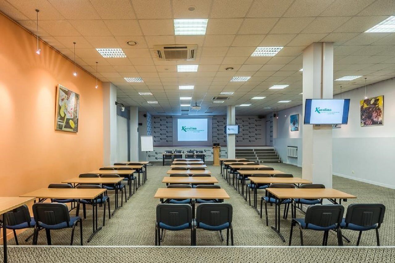 Hotel Karolina Park 3*